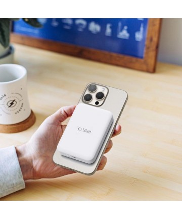 Tech-Protect LifeMag PB11 Powerbank with MagSafe 10000mAh 15W USB-C port - white + USB-C cable